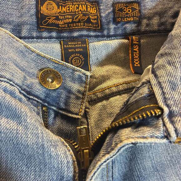 American Rag Denim Jeans Mens 34x32 DouglasStraight Fit Light Blue Wash Y2K - Picture 9 of 11